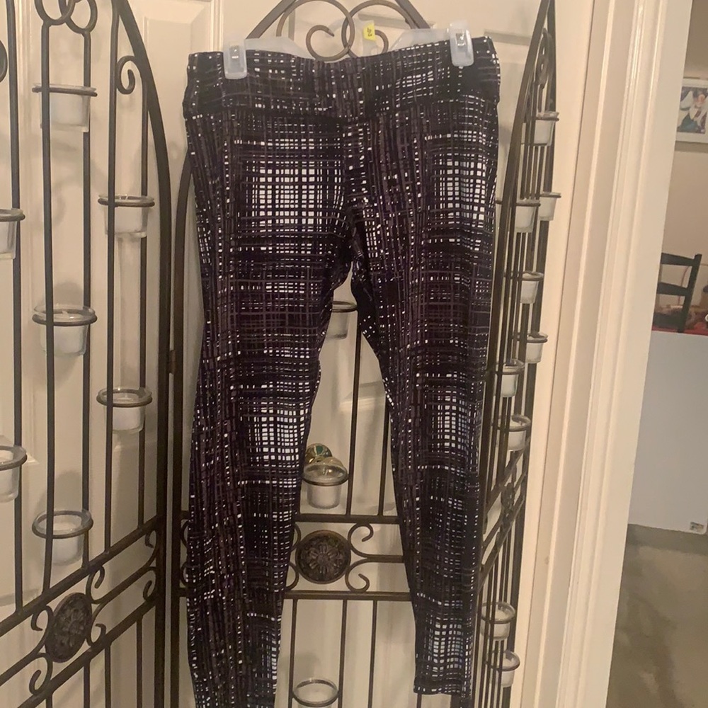 Tuff Athletic leggings .
